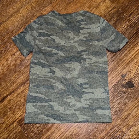 ⭐️Abercrombie Kids Green Camo Sequins Gamer Short Sleeve Tee Size 5/6 - Picture 3 of 5